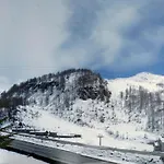 公寓 Giomein Elegant Blue House Cervinia