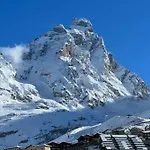 Giomein Elegant Blue House Cervinia
